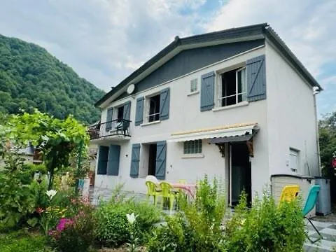 Chez Marianne Et Michel 호텔 우스투